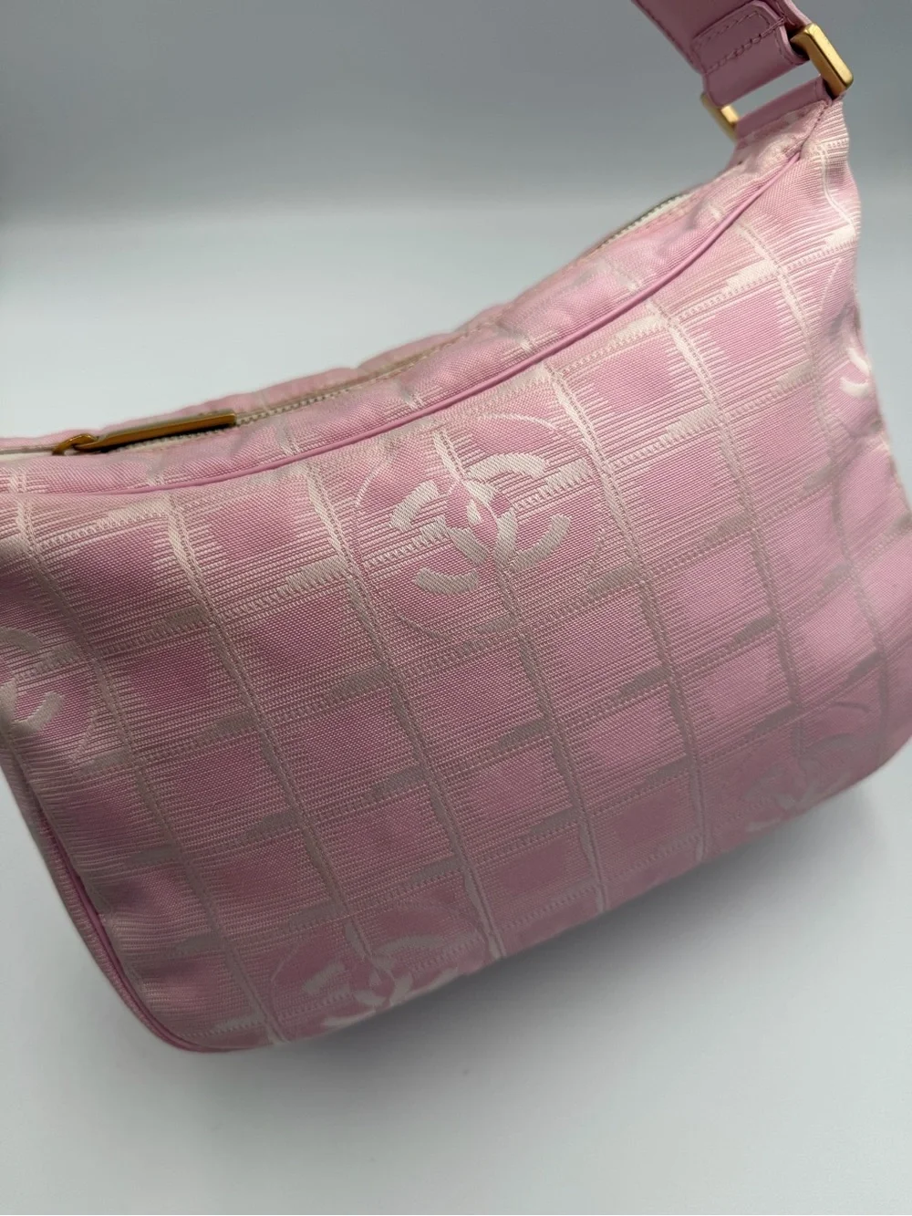 CHANEL baby pink travel ligne shoulder bag